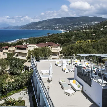 Baia Hotel 4*