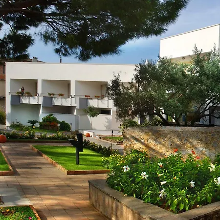 Ξενοδοχείο Baia 4*