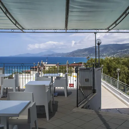 Ξενοδοχείο Baia 4*