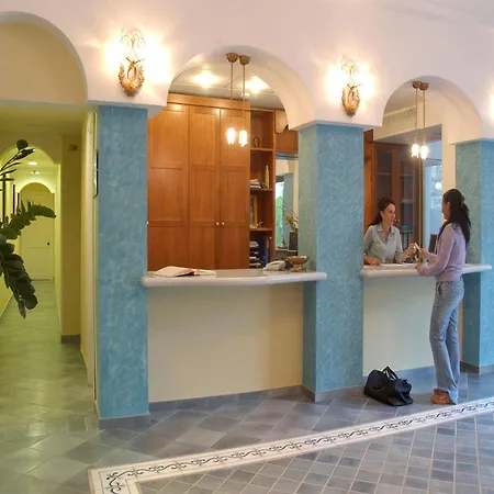 Baia Hotel 4*
